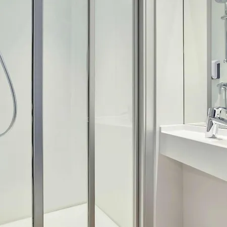 Hotel Hotelf1 Ouest *