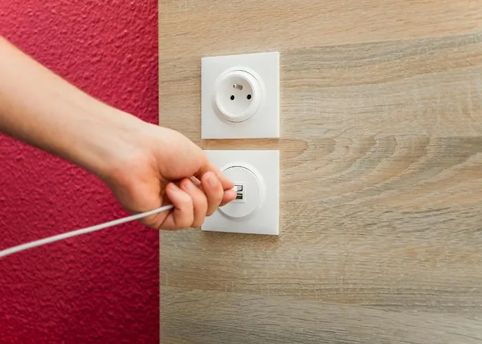 Hotelf1 Ouest * Nîmes