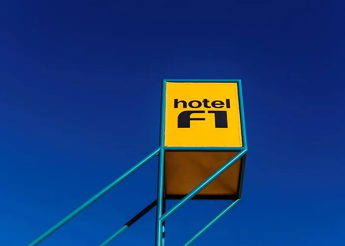 Hotelf1 Ouest Отель Ним
